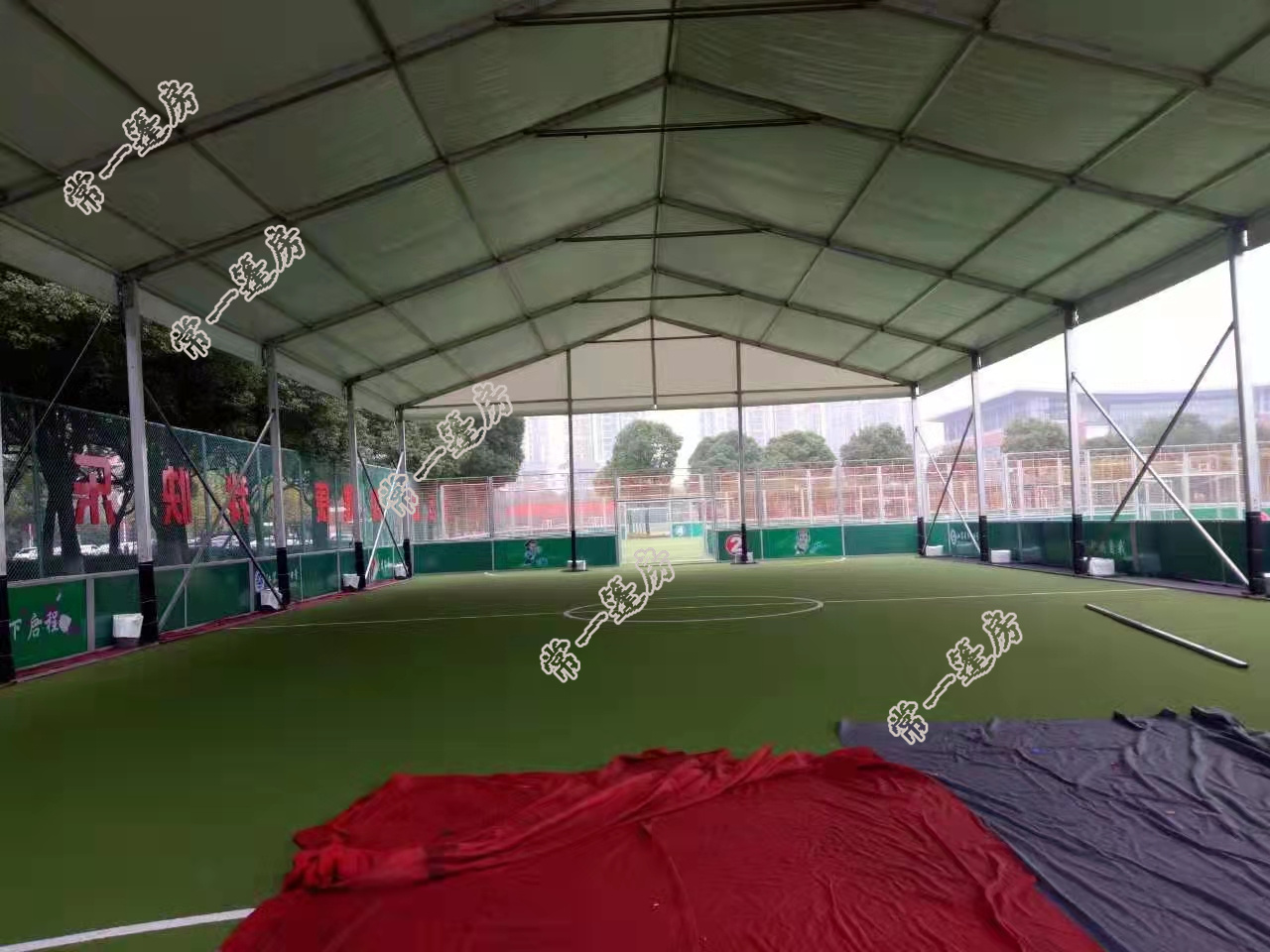 篷房做足球场馆是什么样的